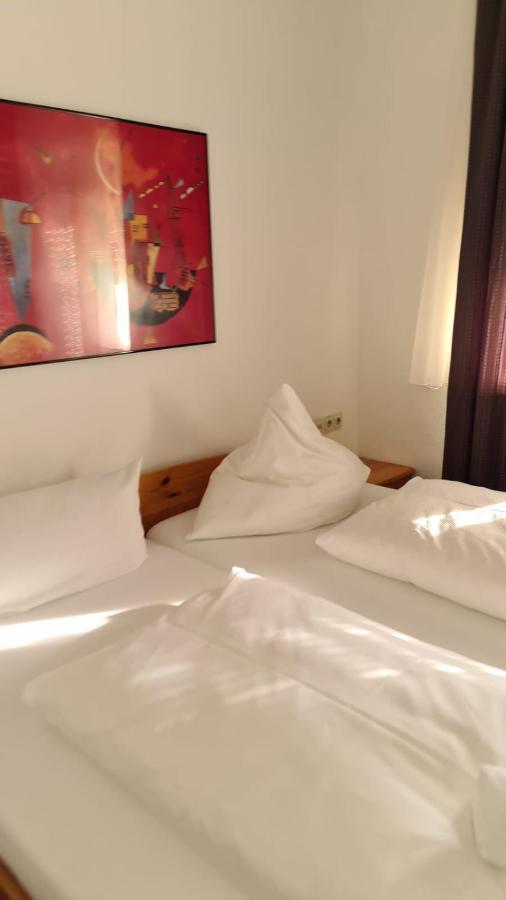 Landgasthof Rose Hotell Ditzingen Exteriör bild